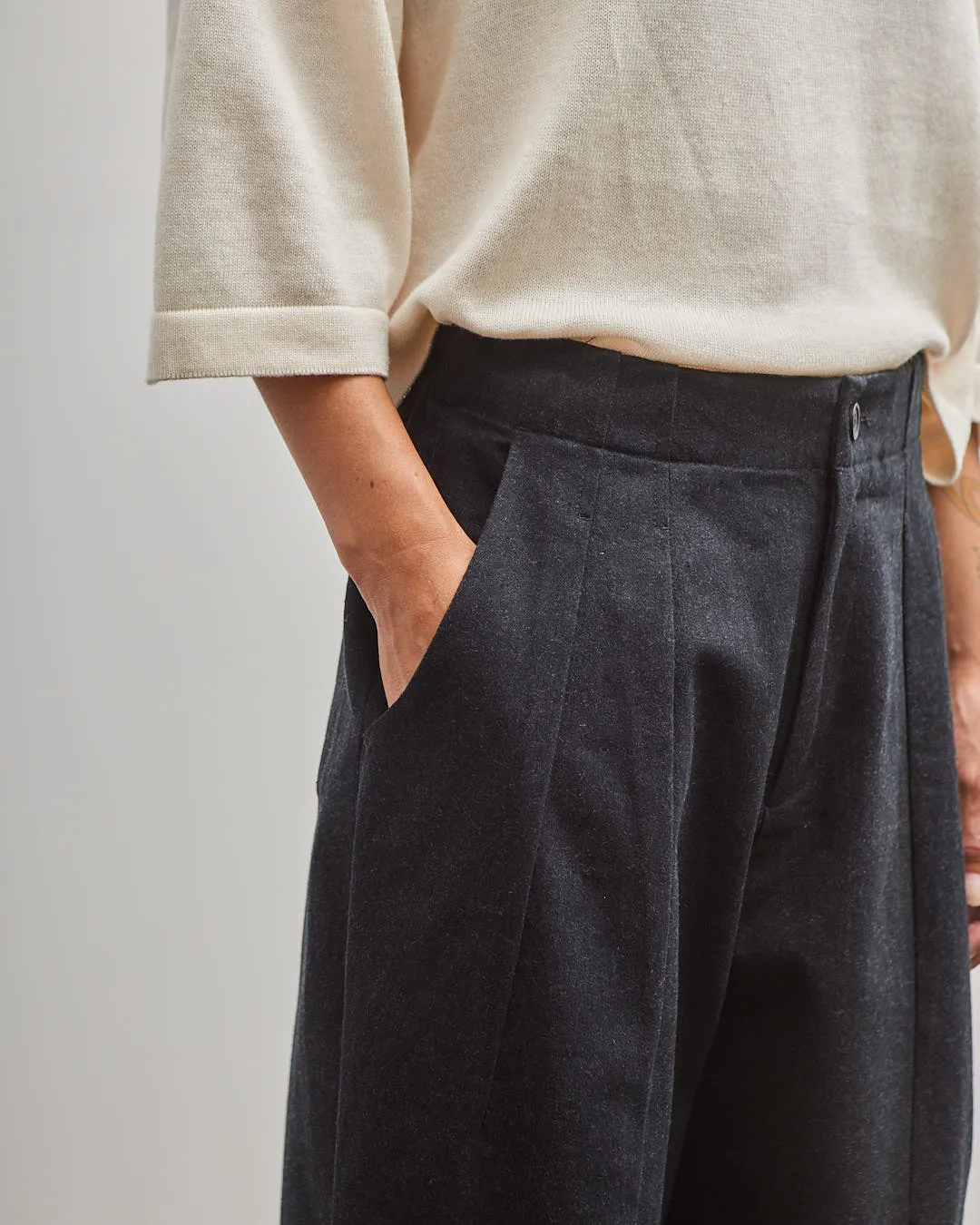 7115 Signature Pleated Trouser, Navy Black