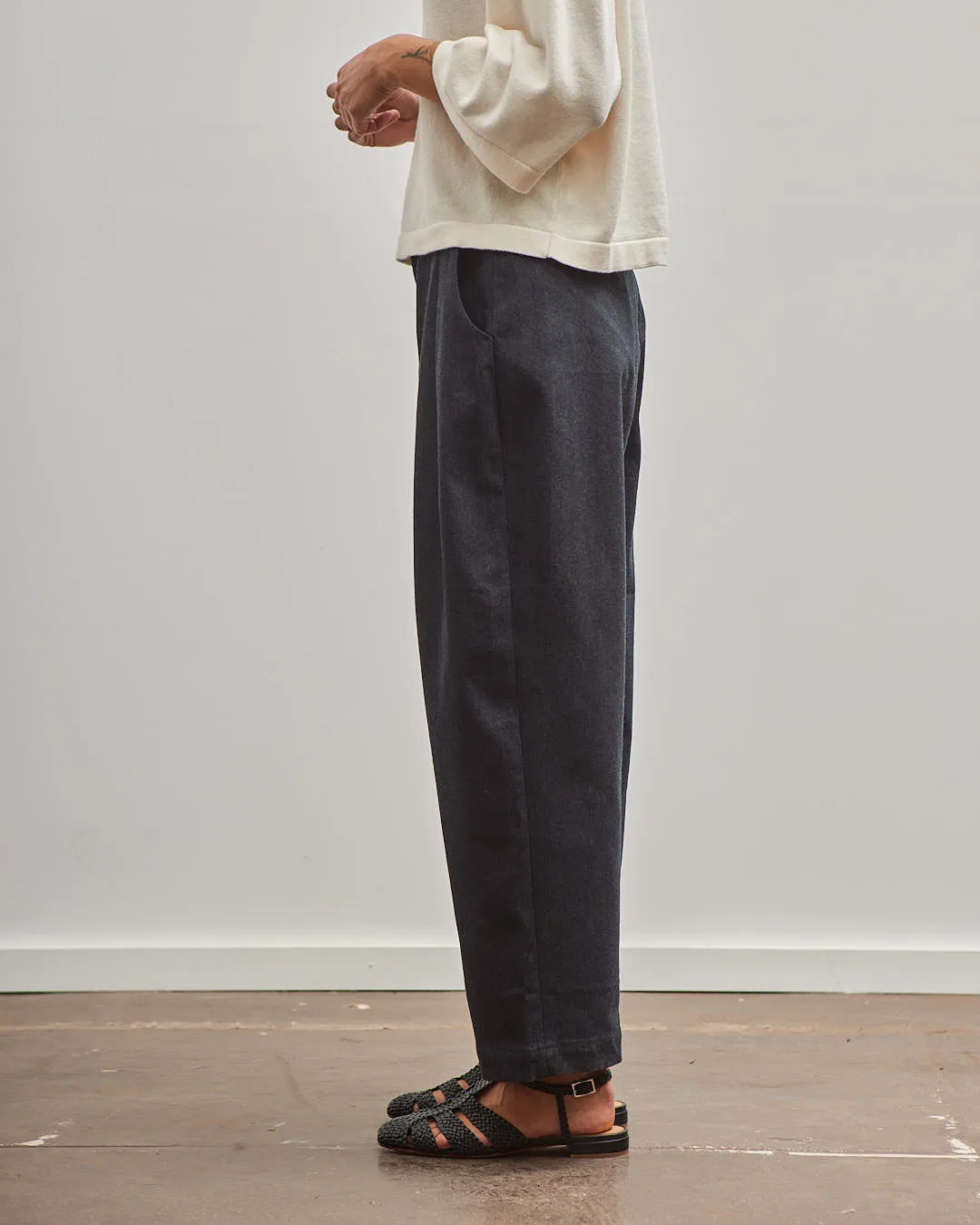 7115 Signature Pleated Trouser, Navy Black