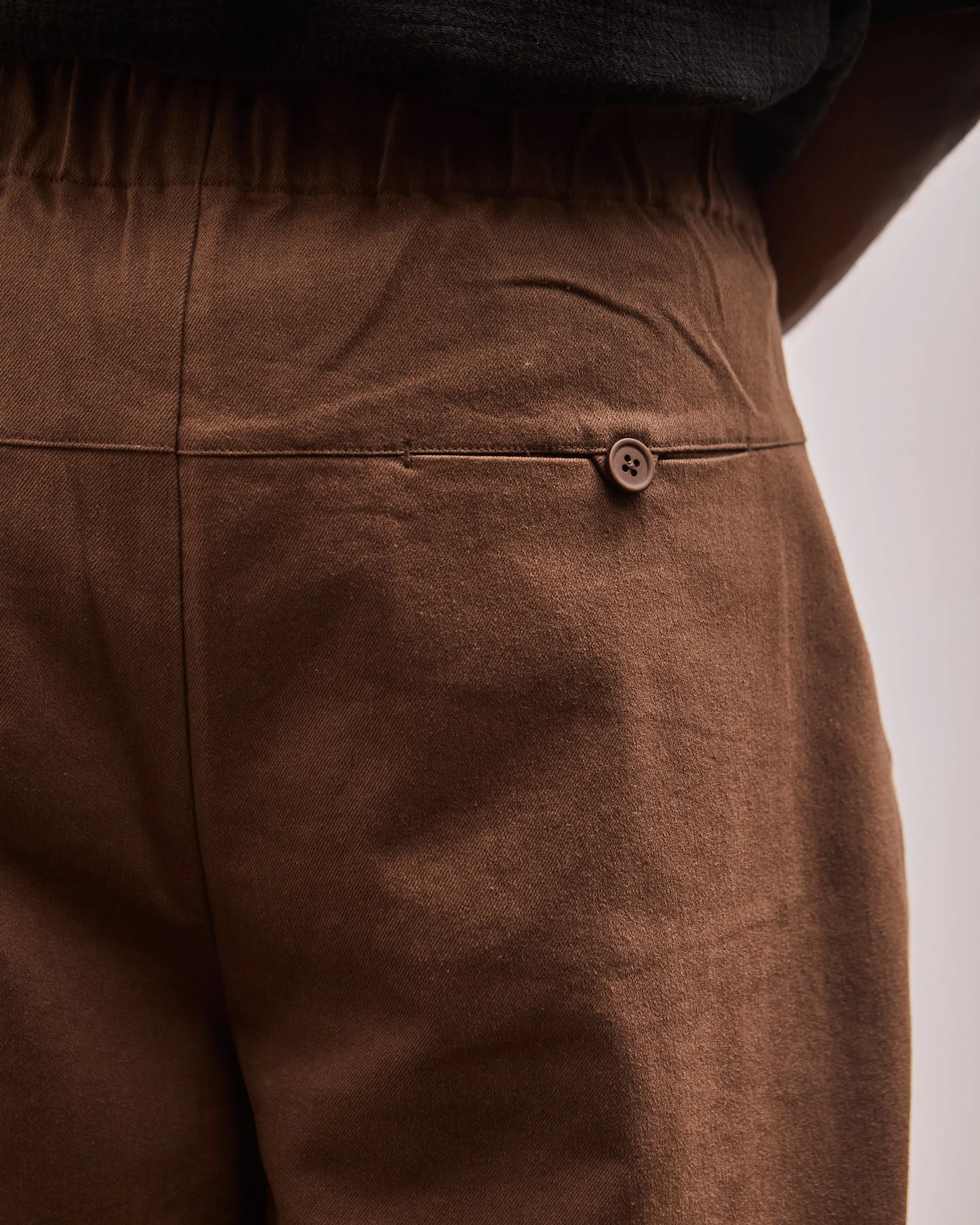 7115 Unisex Signature Pleated Trouser, Brown