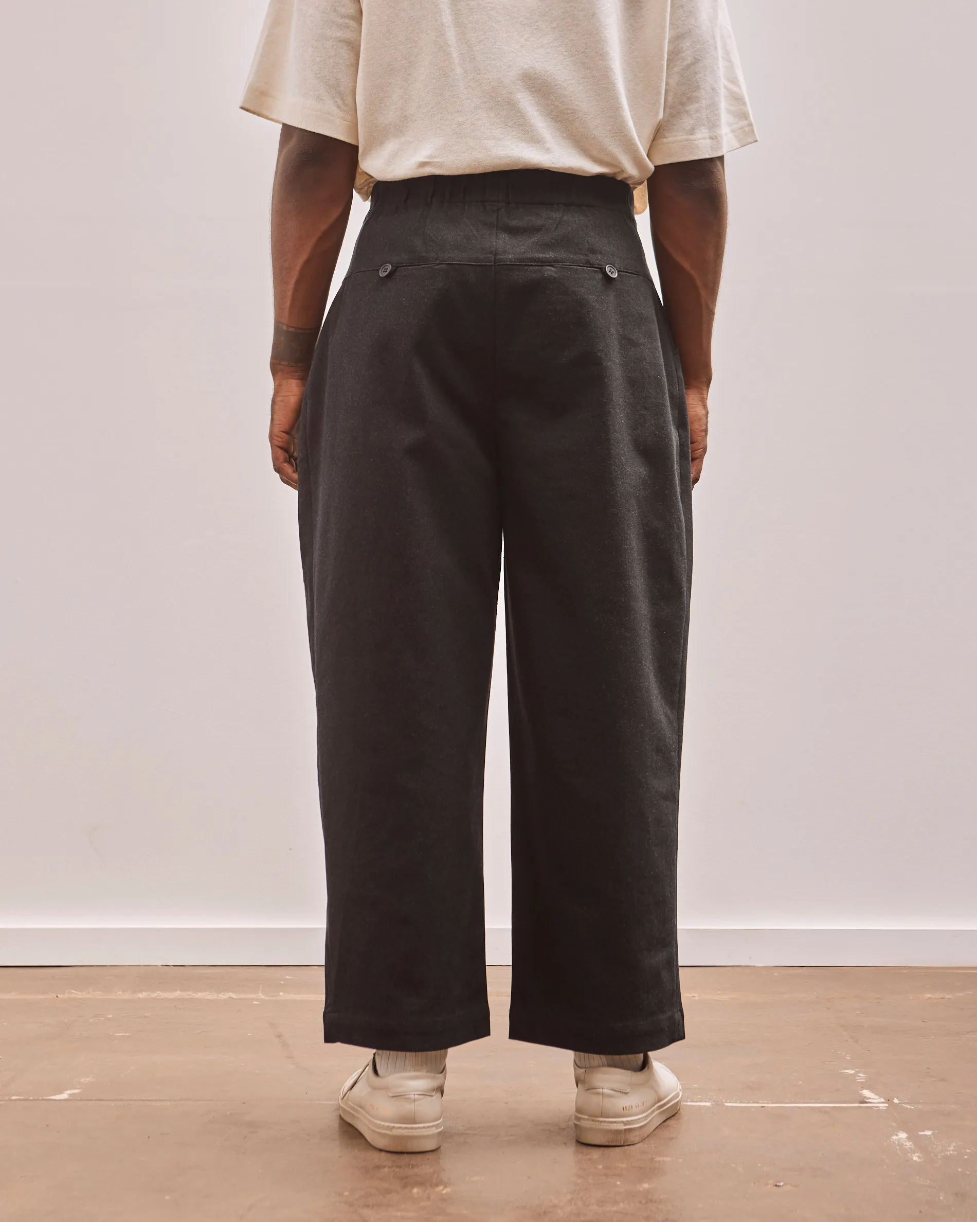 7115 Unisex Signature Pleated Trouser, Navy Black