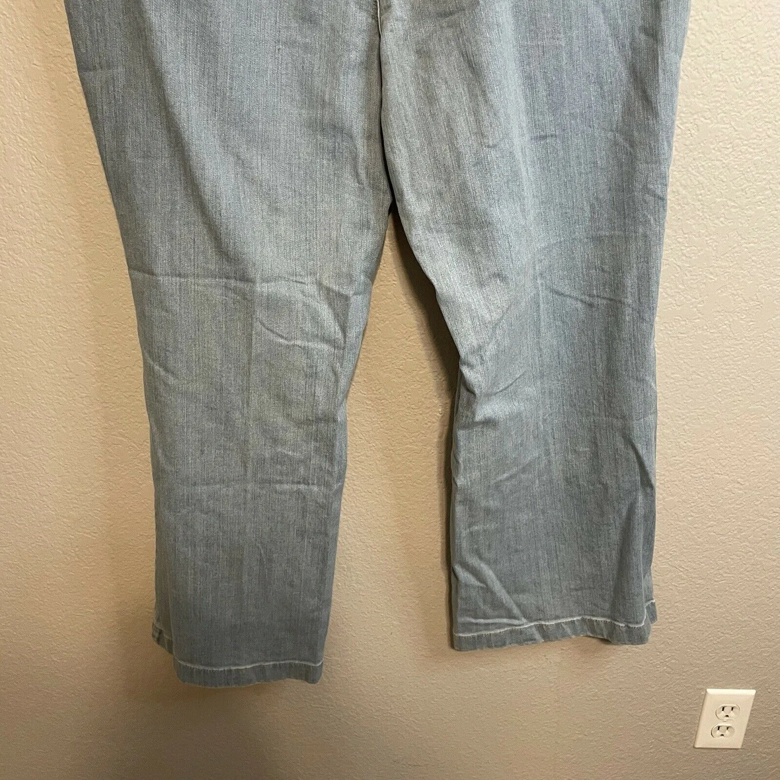 Classic Fit Wide Leg Jeans